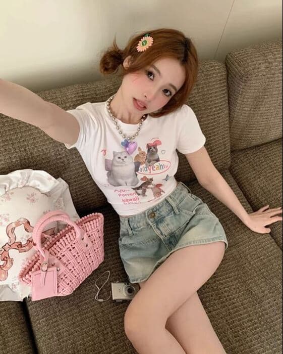 地雷系チビ猫プリントTシャツ