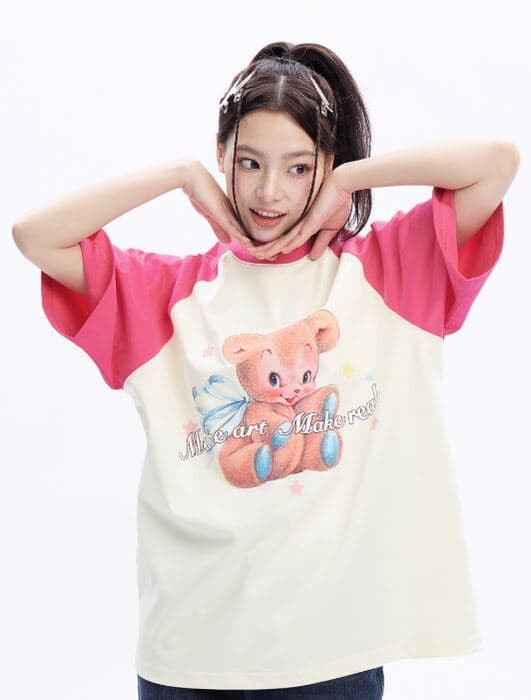 ホットピンクがかわいい！地雷系クマプリントTシャツ