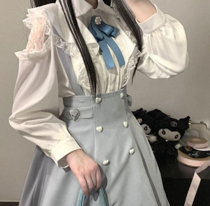 肩レースが可愛い！ガーリー地雷系ブラウス