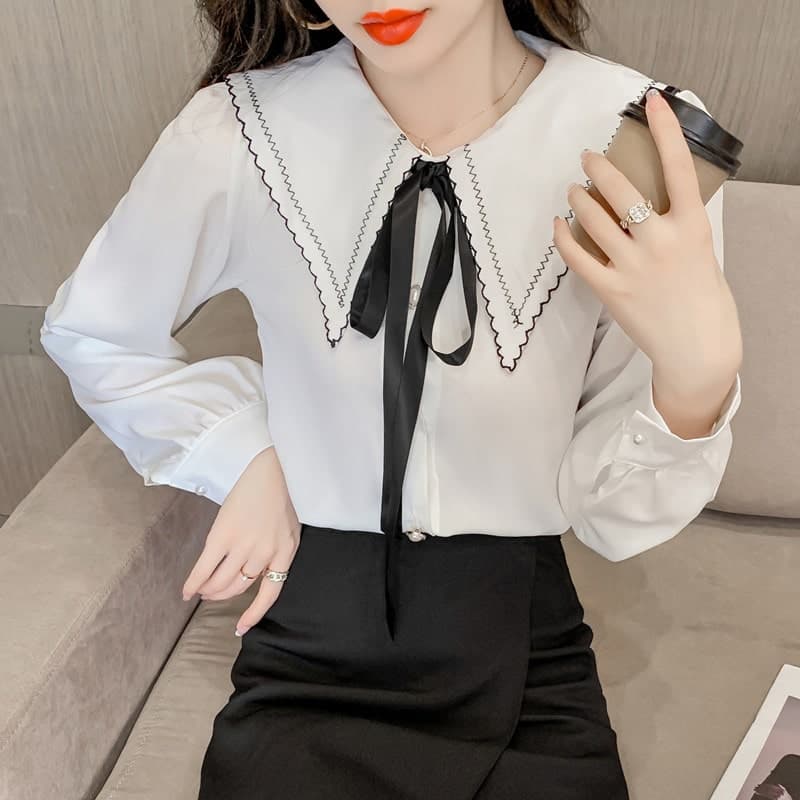 地雷系ファッションブラウス 大きな刺繍襟のブラウス