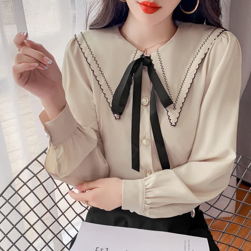 地雷系ファッションブラウス 大きな刺繍襟のブラウス