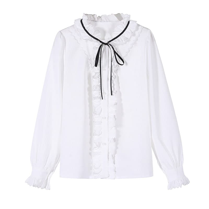 地雷系ファッションフリルブラウス 胸元のフリルが素敵