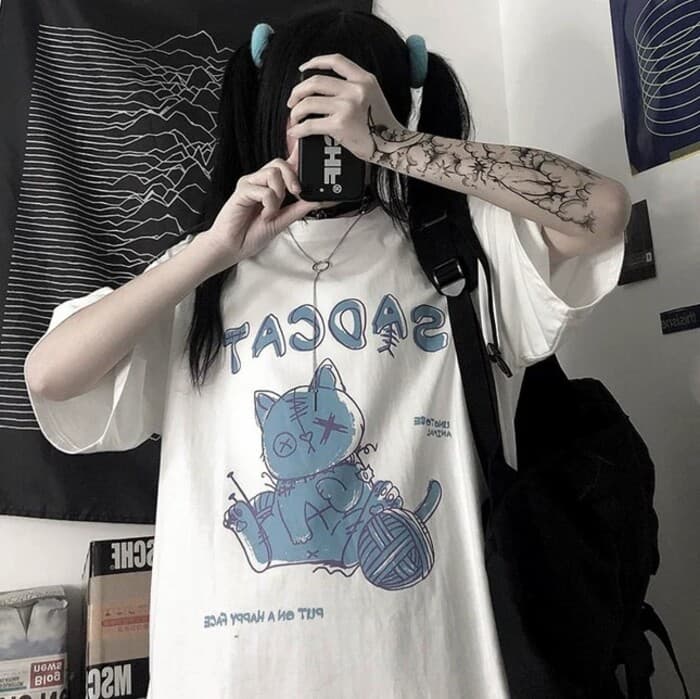 地雷系ファッション ラフキャットパーカー