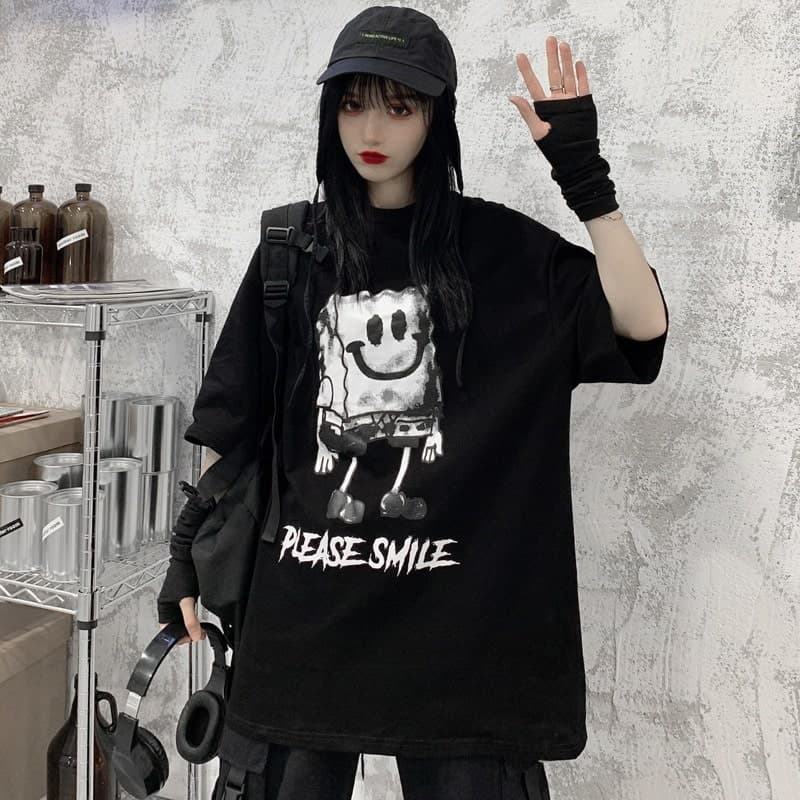 地雷系ファッション 漫画風イラスト ルーズTシャツ