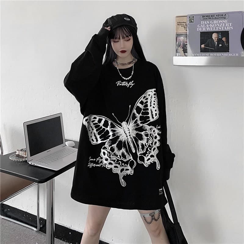 地雷系ファッション 蝶のイラスト ミドル丈ルーズ長袖Tシャツ