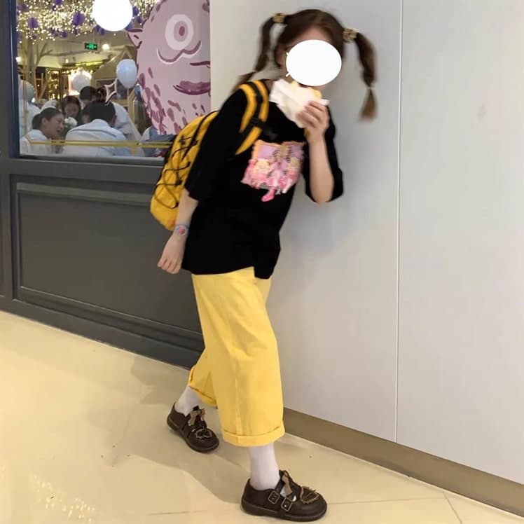 地雷系ファッション 白い襟付きTシャツ