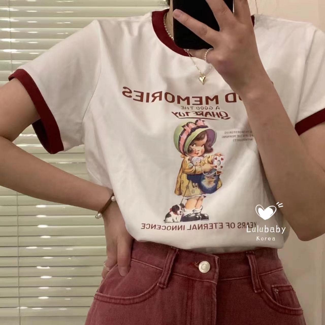 地雷系ファッション 少女のイラスト入り半袖Tシャツ