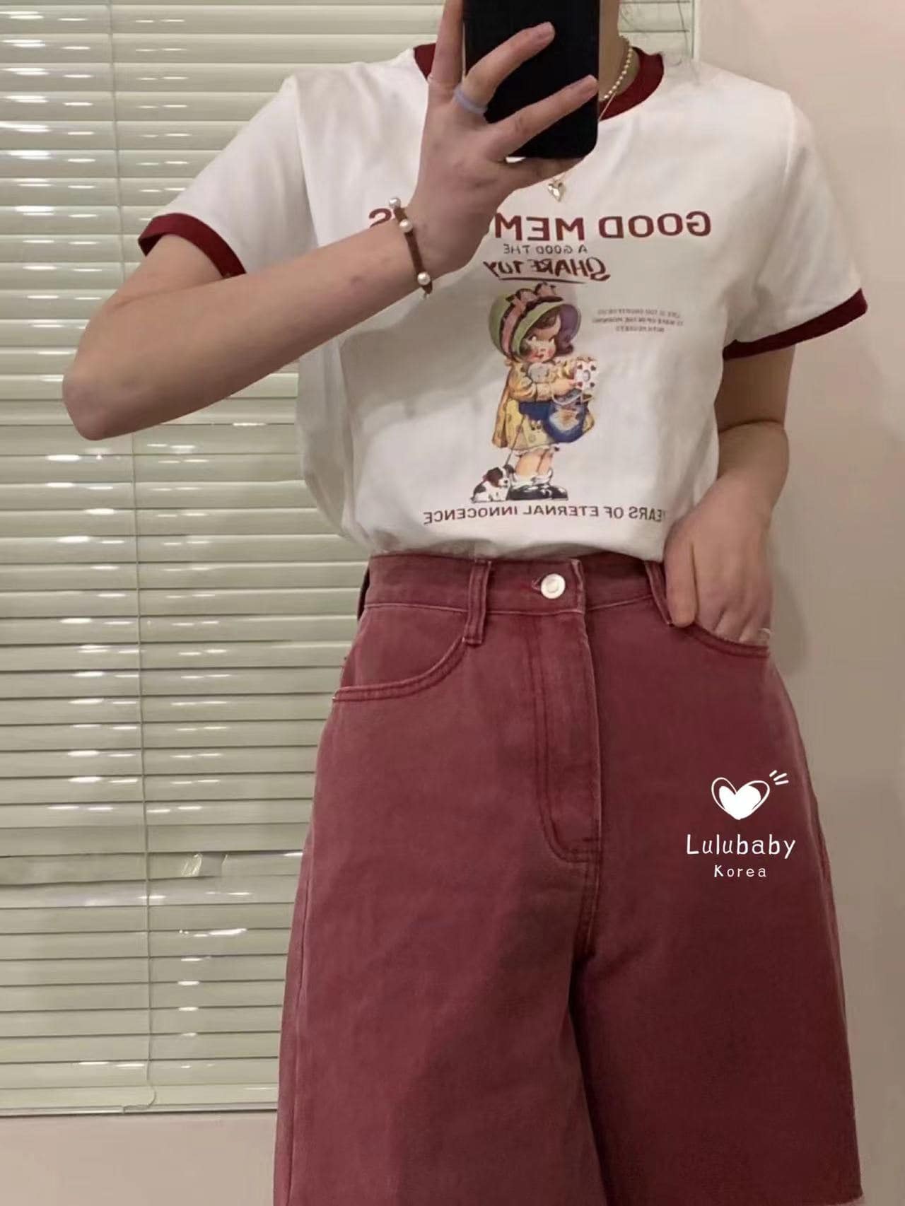 地雷系ファッション 少女のイラスト入り半袖Tシャツ