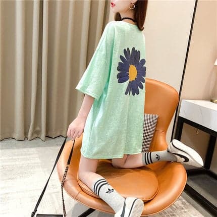 地雷系ファッション お花のイラスト付きミドル丈Tシャツ