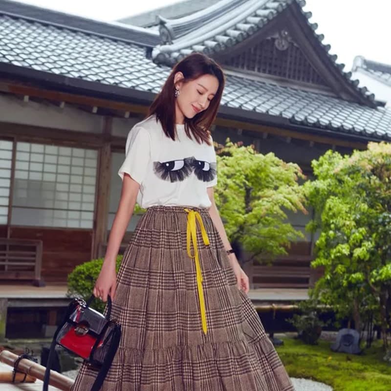地雷系ファッション 可愛い目の刺繡が入ったTシャツ