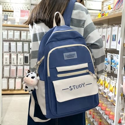 地雷系ファッション ベージュ 学校 リュック