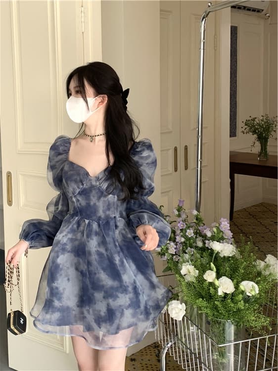 地雷系ファッション 青色 模様が可愛いビックワンピース