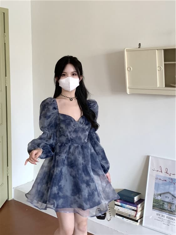 地雷系ファッション 青色 模様が可愛いビックワンピース