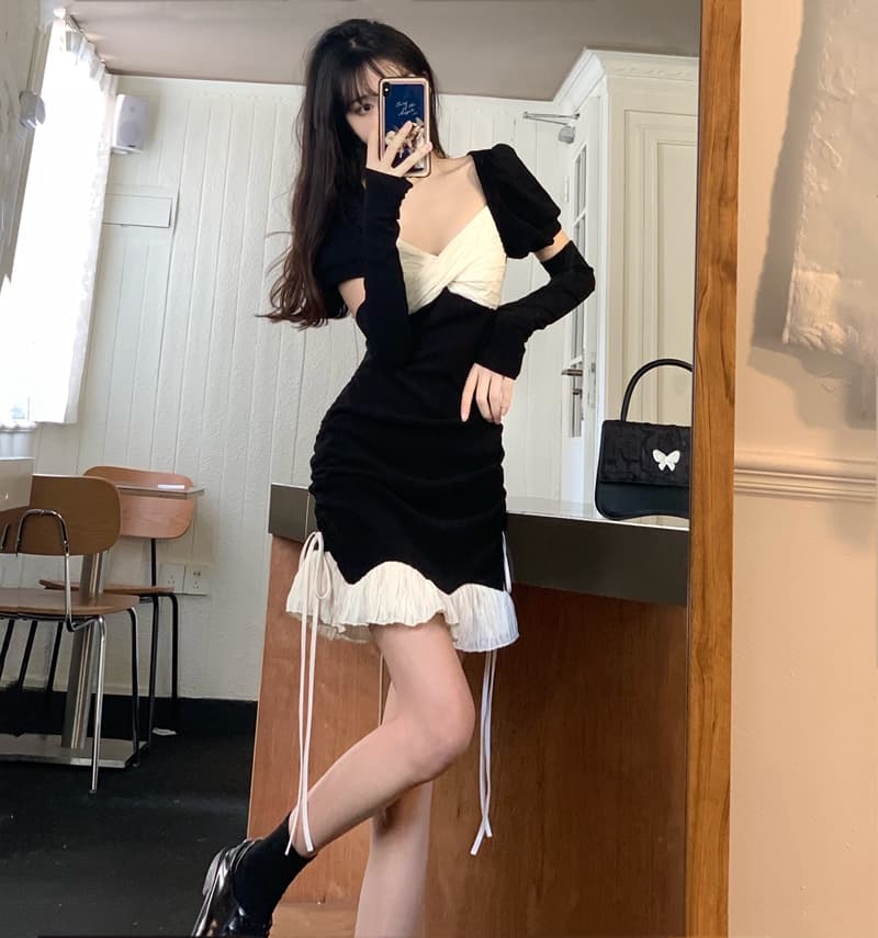 地雷系ファッション 黒色 セクシーワンピース