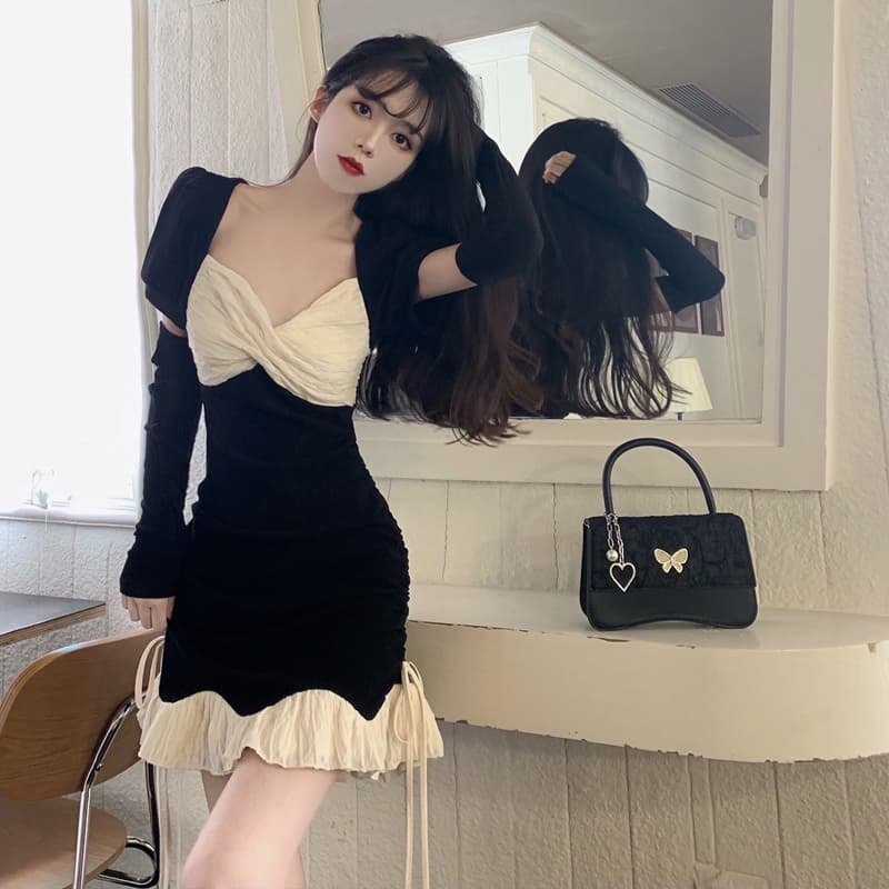 地雷系ファッション 黒色 セクシーワンピース