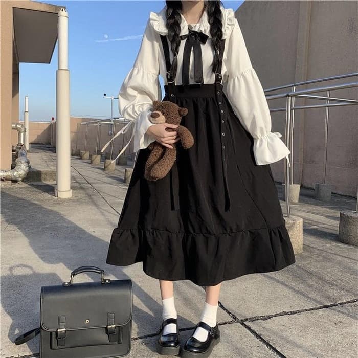 地雷系ファッション ストラップ付フレアスカート