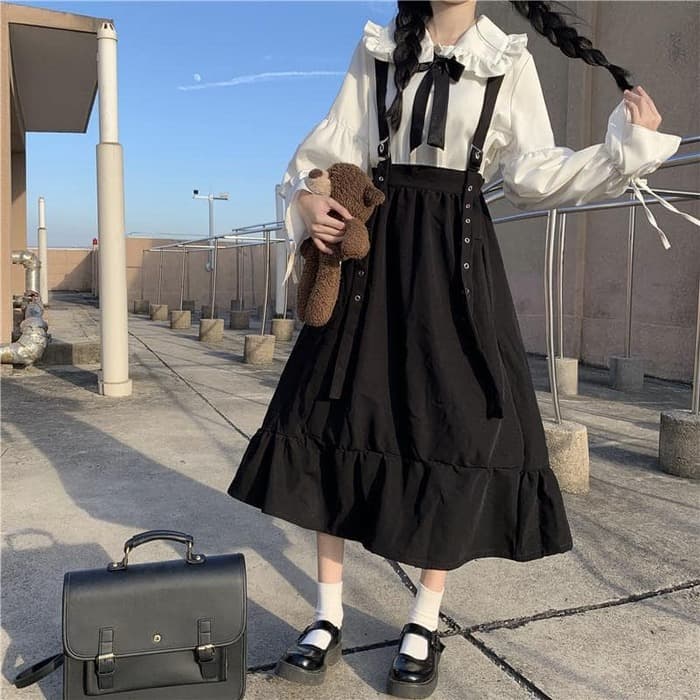 地雷系ファッション ストラップ付フレアスカート