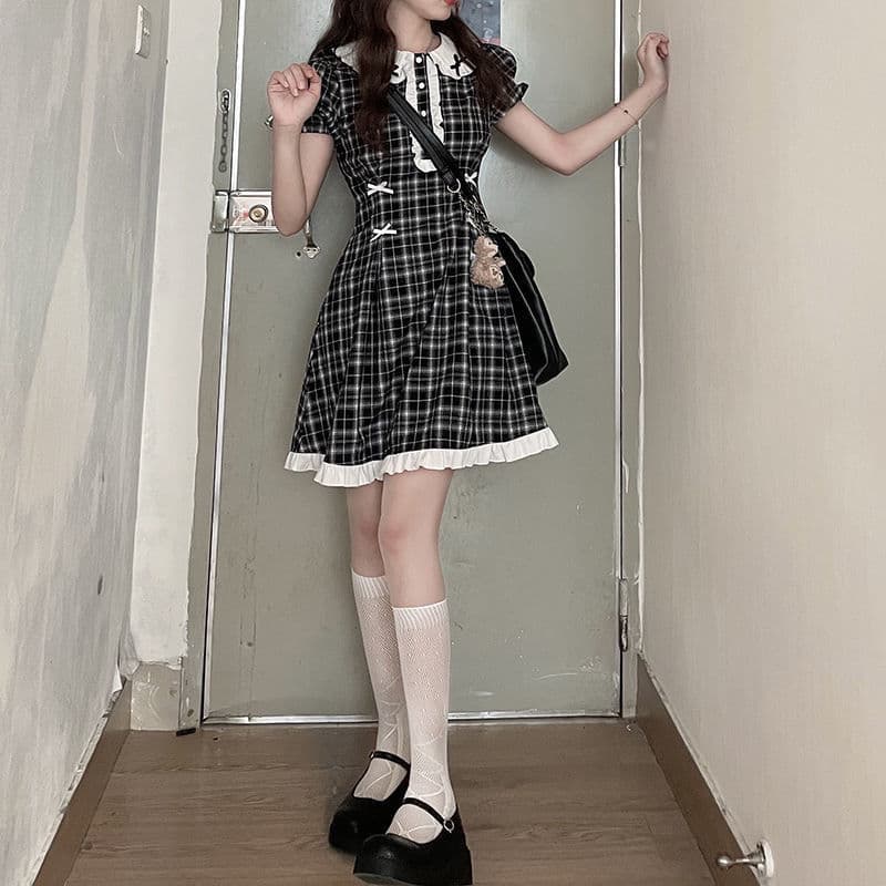 地雷系ファッション チェック柄のロリータ風ワンピース